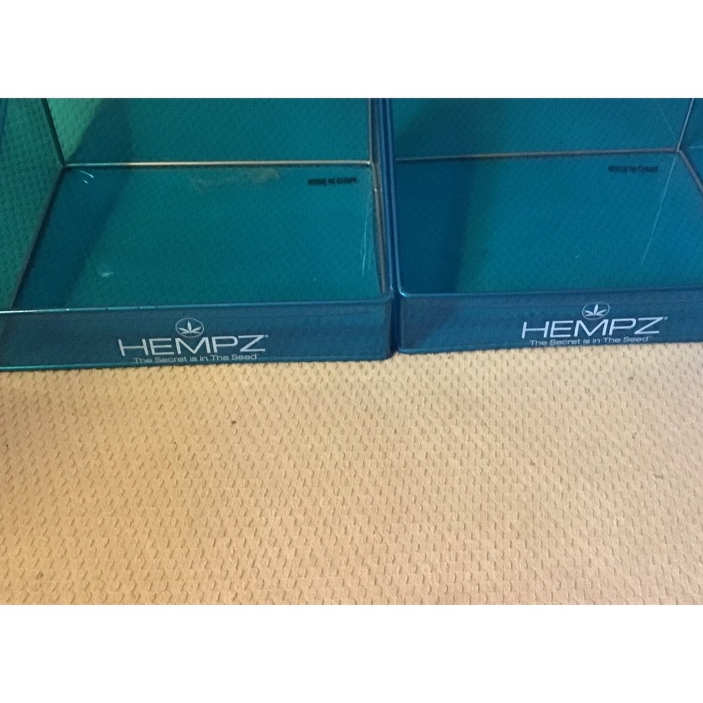 2 - Blue HEMPZ, The Secret is in The Seed, Displays